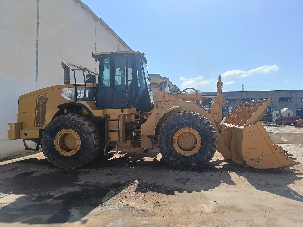 Caterpillar 966H - View 1